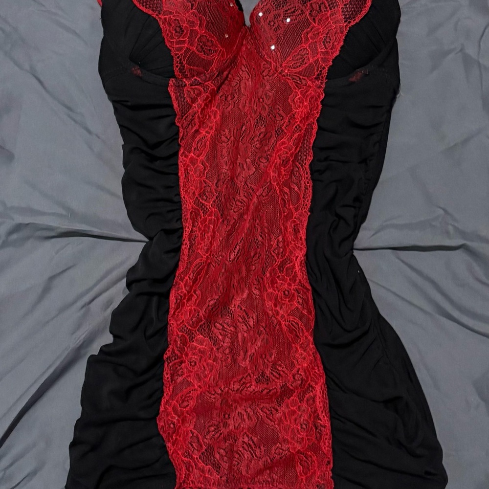 Chic Black and Red Lace Chemise